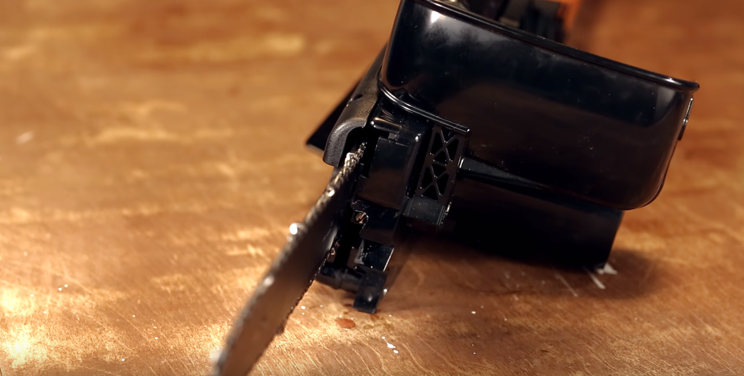 Pole Saw vs Chainsaw Comparison For Gardeners PoleSawGuide